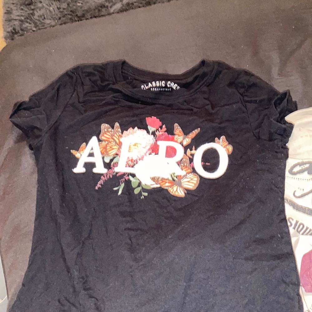 Black tee size large